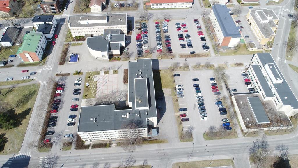 Heinolan pysäköinnin kehittämistarpeet 33 / 35 Kuva 14. Virastokeskusken ympäristön nykyiset pysäköintialueet. 6. Lisää pyörätelineitä ja pyöräkatoksia. 7.