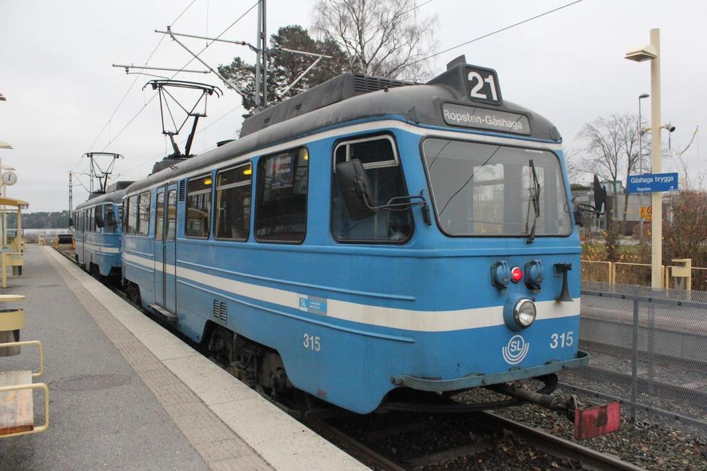 Raitiovaunun käyttöikä on vähintään 40 vuotta Valmistajien takaama raitiovaunun käyttöikä on vähintään 40 vuotta Mikään ei estä käyttämästä pidempään, jos se nähdään tarkoituksenmukaiseksi Yhden