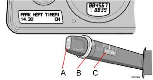 03 Lämmitys ja ilmanvaihto Polttoainekäyttöinen lämmitin (lisävaruste) Yleistä lämmittimestä Ennen kuin pysäköintilämmitin voidaan ohjelmoida, sähköjärjestelmä pitää "herättää".