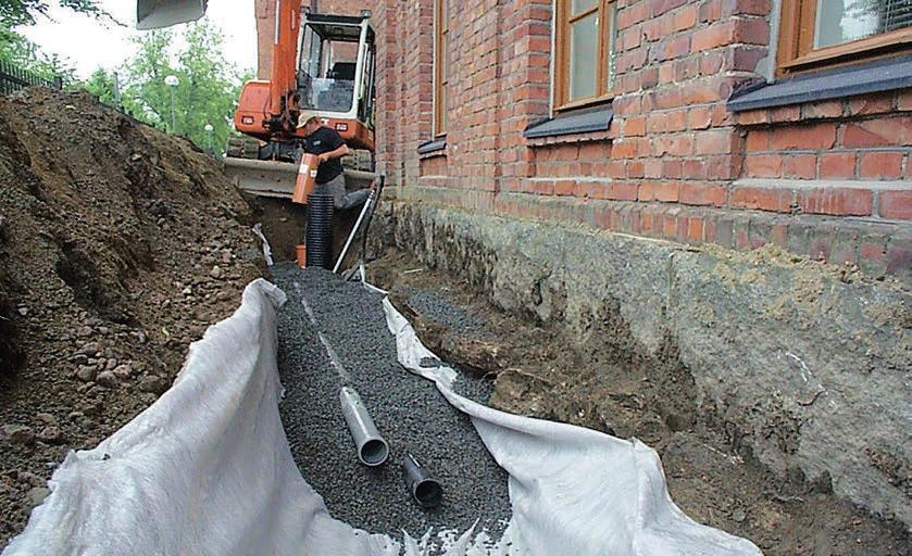 hankkiminen. Rakennuttamispalveluihin liittyviä alihankintoja oli yhteensä 3,8 milj. euroa.