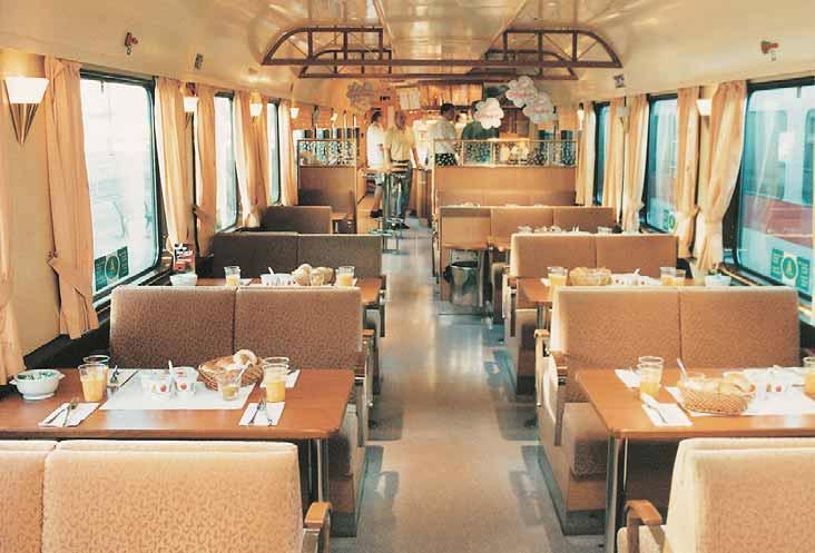 Rky Kansainvälisen idän liikenteen juna Sibelius Ravintolavaunu ruokailuosasto kahvilaosasto