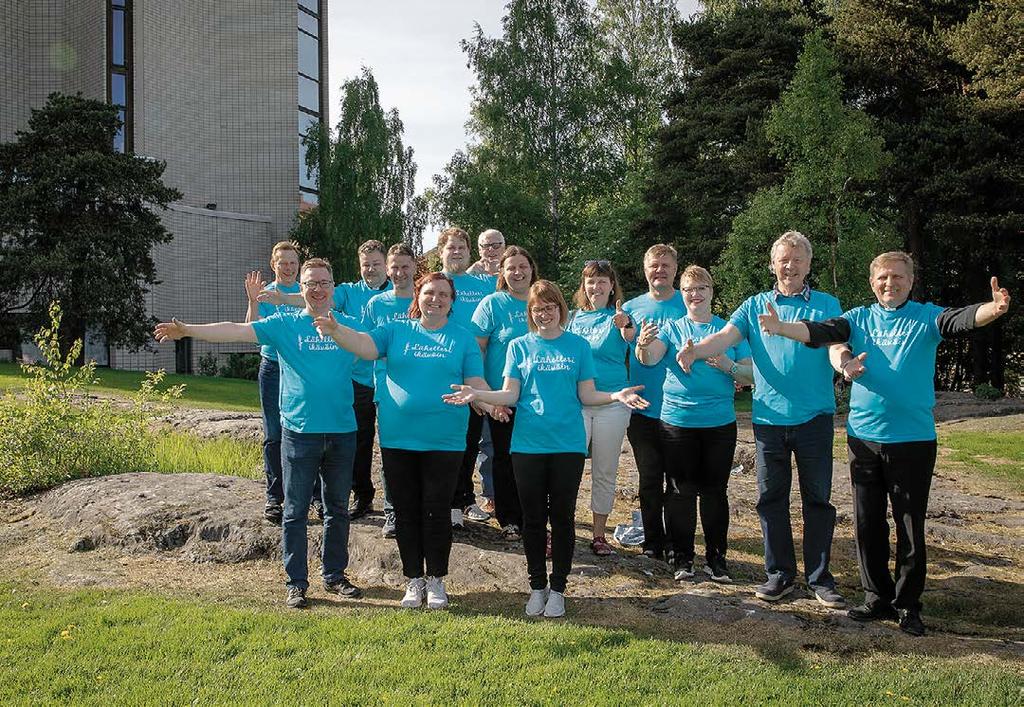 Kansalaistoiminnan tuottaja Annina Laaksonen alleviivasi kirkon mahdollisuutta synnyttää merkityksen ja arvokkuuden kokemuksia yhteiskunnassa, jossa osallistuminen ei välttämättä kytkeydy työhön.