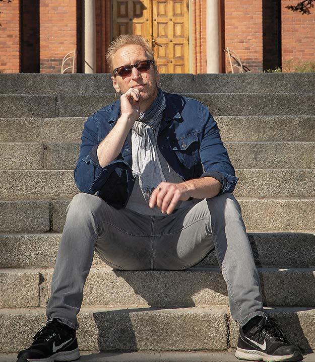TEKSTI: Timo Haapala KUVAT: Hannu Jukola Kesäinen ilma on suosinut Hyvinvoinnin pyhiinvaellustamme, joka alkoi Pispalan kirkolta, kiersi Tahmelaan, Pyhäjärven rannalle ja päättyy Pyynikin maisemista