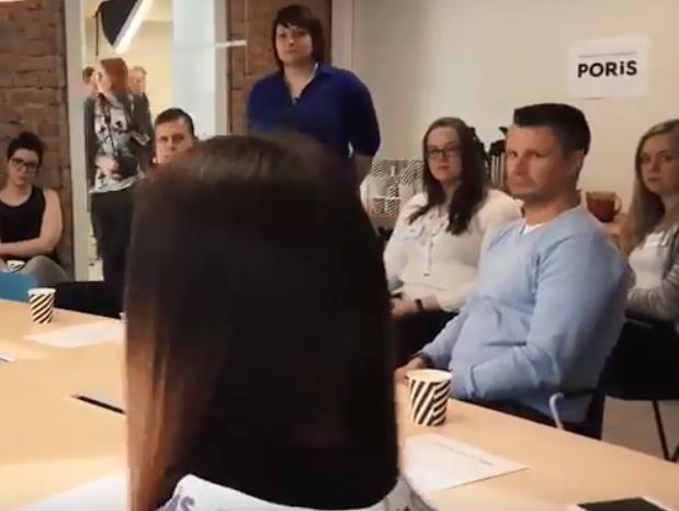 keskustelutilaisuuksia