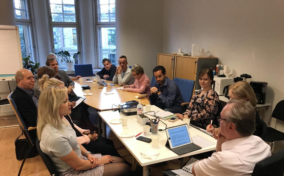 ALUE- ILTA Teksti ja kuva Saku Pitkänen Millaista johtajaa Jumala käyttää? Antero Laukkasen puhesarja johtajuudesta on saanut innostuneen vastaanoton alueilloissa.