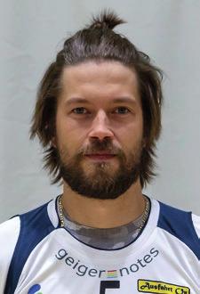 16 LENTOPALLON MESTARUUSLIIGA 2018 2019 MIEHET PÄÄVALMENTAJA: OLIVER LÜÜTSEPP (VIRO) Virolainen tulokasvalmentaja on nuoresta iästään (31) huolimatta valmentanut kahdeksan vuotta kotimaassaan.