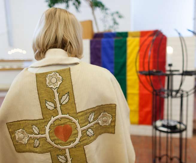 VIRON- JA SUOMENKIELINEN YHTEISMESSU joka kuukauden kolmas sunnuntai klo 11. UNKARINKIELINEN MESSU sunnuntaisin 7.10. ja 4.11. Kallion kirkossa ja 2.12. klo 11 Alppilan kirkon kappelisalissa.