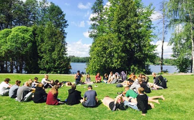mään itseäsi ja osaamistasi. Voit olla kon kari tai vasta-aloittelija, opis kelija, työikäinen tai eläkeläinen.