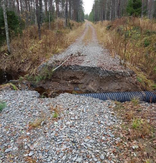 Eroosion esto metsätien rakentamisessa Tien ja tiealueen syöpymisellä on aina vesistövaikutuksia Hyvä suunnittelu ja rakentamistapa suojelevat rakenteita ja vesistöjä Mitoita rumpu oikein ja sulata