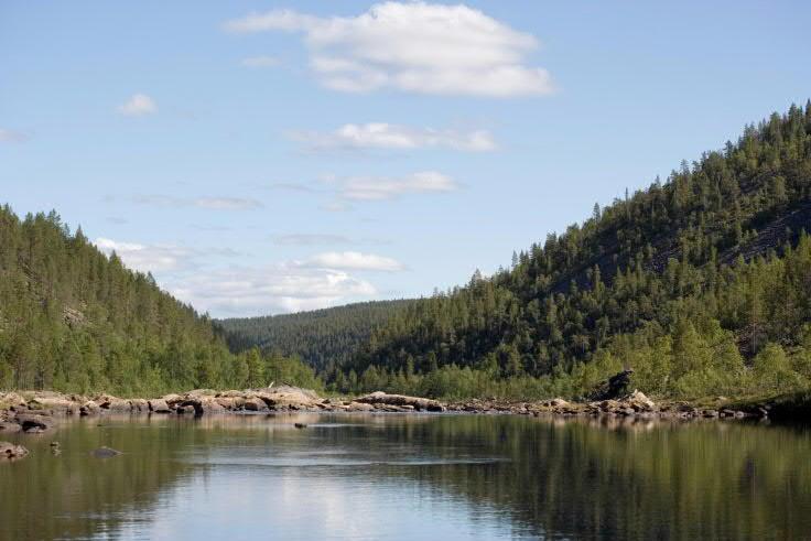 INARIN KUNNAN ALUE Suomen suurin kunta Kokonaispinta-ala, 17 334 km² 2,5 km² / as josta vesipinta-ala 2 282 km² 13% Suojelualueita kaikkiaan 10 948 km² 72%