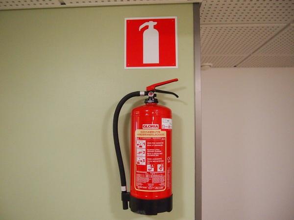 Alkusammutuskalusto Alkusammutuskaluston taso: käsisammuttimia ja sammutuspeitteitä