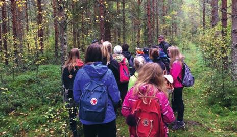 Vuoden aikana 112 koululaista ja opiskelijaa kävi tutustumassa tehdasintegraatin toimintaan. Koululaisia tavoitettiin myös Oxhamnin koululla järjestetyssä Bioaika-tapahtumassa.