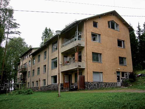 10. Kuoppala eli Mannakodit (rakennett u kokonaisuus II) alkupuolen pientaloja ja teollisuustontteja, naapurissa on Uudenkylän Sähkön toimitalo (1960).