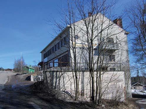 Mäki (rakennus II) Kuva 2-33 Entisen vaivaiskodin B-rakennus Entisen kunnan vanhainkodin paikka Sylvöjärven rannalla on ympäristöltään luonnonkaunis.