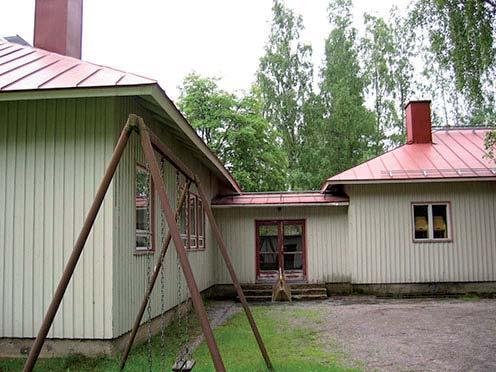 Meriluodon kauppa on edustava esimerkki 1900-luvun alkupuolen huvilamaisista liikerakennuksista. Kuva 2-39 Kanervan koulu Kanervan koulurakennus on Kouvolantien ja Heinolantien risteyksessä.