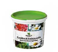 Lannoitteet ja ravinteet / Gödsel och näring Lannoitteet ja ravinteet / Gödsel och näring Kesäkukkaravinne Nestemäinen Kesäkukkaravinne on vedellä laimennettava erikoislannoite kesäkukille.