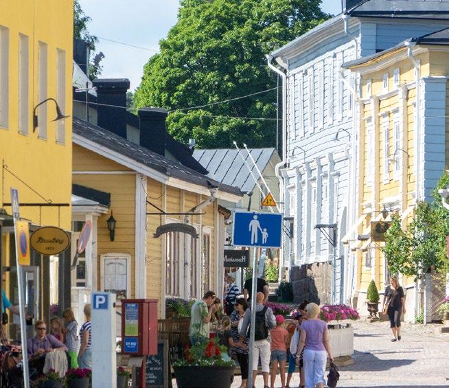 Keskusverkosto Keskusverkosto sekä keskusten ja niiden välisten yhteyksien kehittämiselle asetettavat tavoitteet kuuluvat aluetalouden kannalta Uusimaa-kaavan ydinasioihin.