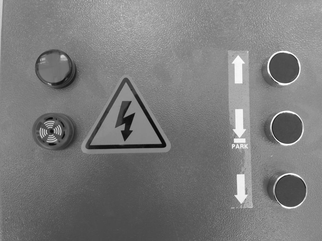 3 Nosto-osat Koneen nosto-osat ovat: 2 kpl hydraulisylintereitä, nostovarret sekä ajosillat. 1.