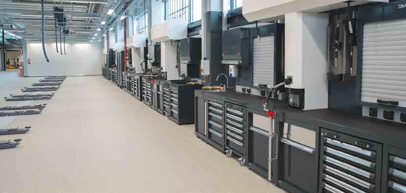 Toimimme valtuutettuna Bosch-testilaitehuoltona (Bosch Diagnostics Equipment Service). Huolto puh. 020 789 0990 Jarmo Anttonen, huolto- ja myyntipäällikkö Puh.