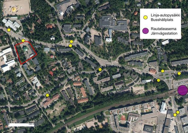 Palokunnantie 9, Ak 216 6.3.2018 4(12) Tontilla on 1910-luvulla, alkuperäisesti asuinrakennukseksi valmistunut kivihuvila, joka on toiminut Grankulla FBK:n toimitilana vuodesta 1921 lähtien.
