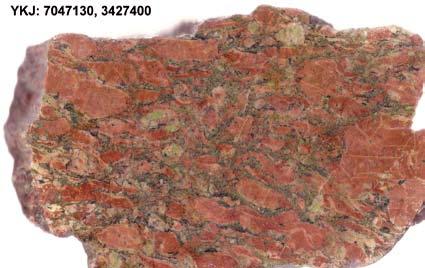 Esimerkki Elämäjärven hiertovyöhykkeen tyypillisestä protomyloniitista. Huomaa hierron voimakkuuden vaihtelu. Protoliitti on porfyyrinen graniitti. Näytteen leveys n. 27 cm.