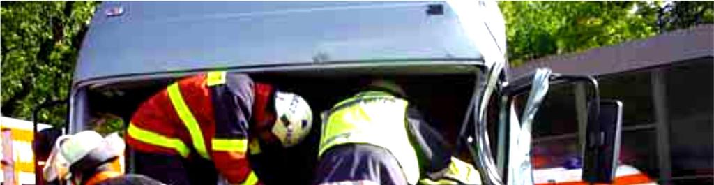 109 Kuorma-autoihin on saatavana lisävarusteena ohjauspyörän turvatyyny. Mikäli kuljettajan puolelle on asennettu turvatyyny, tunnistaa sen ohjauspyörässä olevasta tekstistä AIRBAG.