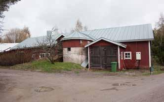 Nedre-Gummin rakennukset ovat 1740-luvulla kahtia halotun Gummin (RN:o 5) vanhalla paikalla ja samalla teiden risteyksessä kyläteiden vanhassa.