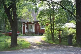 vastaavanlaiset vuonna 1944 valmistuneet asuinrakennus (17k; luokka 2) ja piharakennus (17l; luokka 2) omalle tontilleen erotettuna ja kunnostettuna