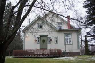 Päärakennusta on uusittu vuonna 1955 144 rakentamalla keskuslämmitys ja vaihtamalla huopakatto savitiilikatoksi 145.