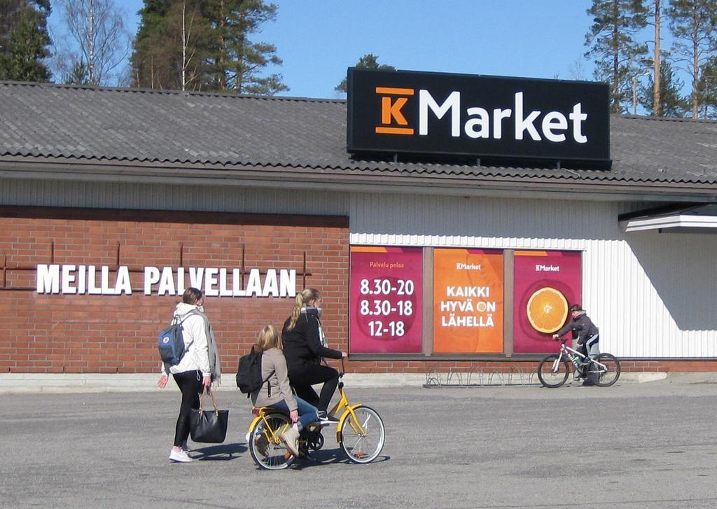 autoilijoiden ylinopeudet. Maantie 380 Iitiäntien ja Vainikkalantien liittymä, ongelmina epäselvä liittymäalue, kalteva suojatie ja huono näkyvyys. Juvolantien huono kunto.