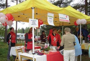 HÄMEEN PIIRI Kuva: SPR aineistopankki Jämsänkosken osasto järjesti tapahtuman S-Marketin aulassa.