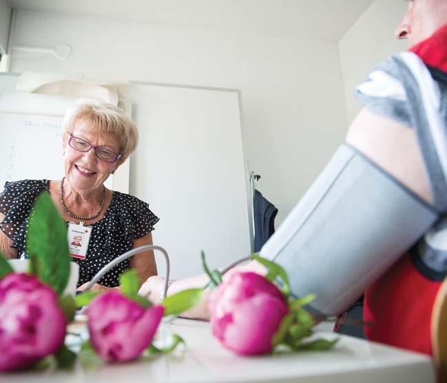 TERVEYDEN EDISTÄMISEN OHJELMA KÄYNNISTYY 1.1.2018 Jenna Lehtonen Punaisen Ristin Nokian terveyspiste tarjoaa maksutonta terveysapua ja on ihmisten kohtaamispaikka.