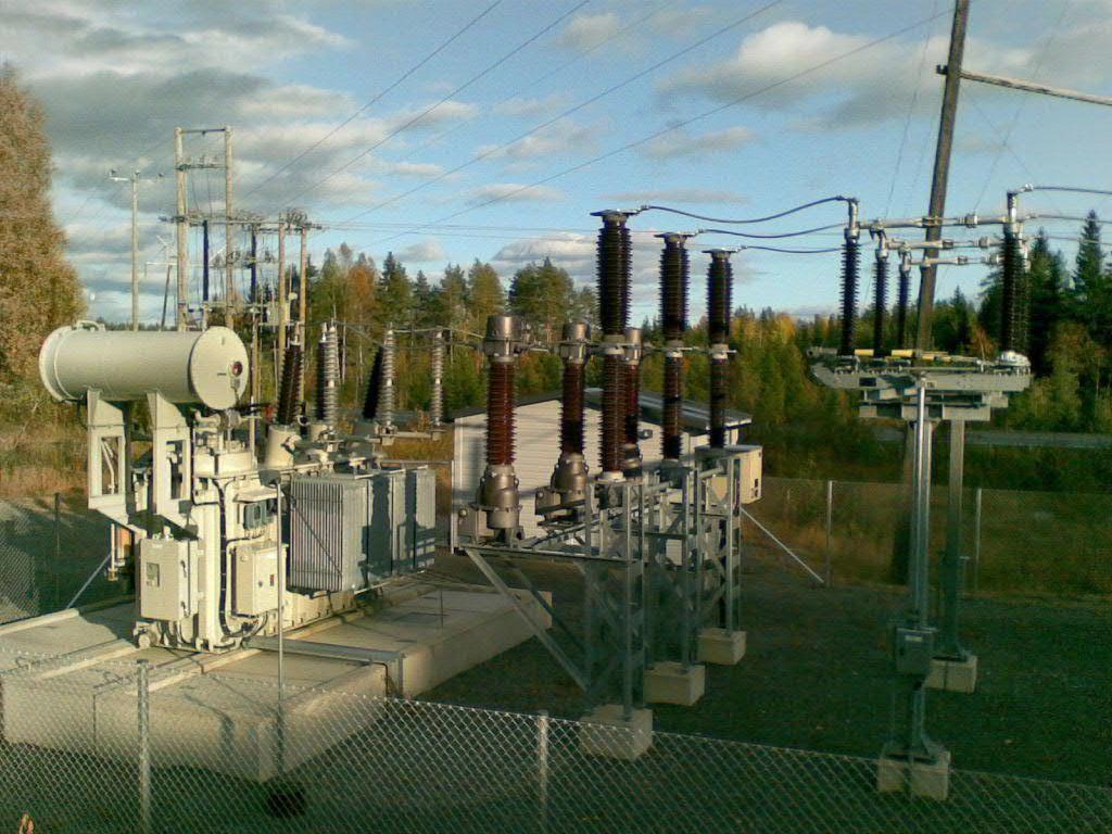 kv tai Fingridin suunnittelemaan tulevaan 2 x 110 kv). Toinen vaihtoehto on liittyä Nuojuan sähköasemaan noin 30 kilometriä pitkällä 110 kv voimajohdolla.