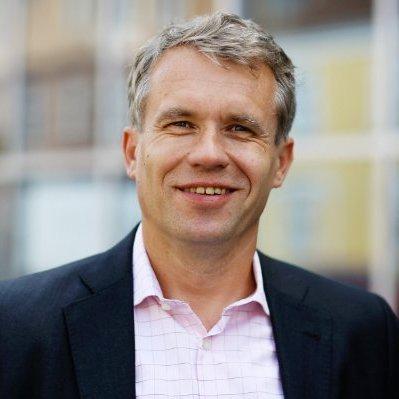 Timo Luhtaniemi Koulutus: DI & MBA Ura alkoi ohjelmistosuunnittelijana 16 vuotta IT-alalla 10 vuotta toimitusjohtajana teollisuudessa Yhteensä 14 vuotta
