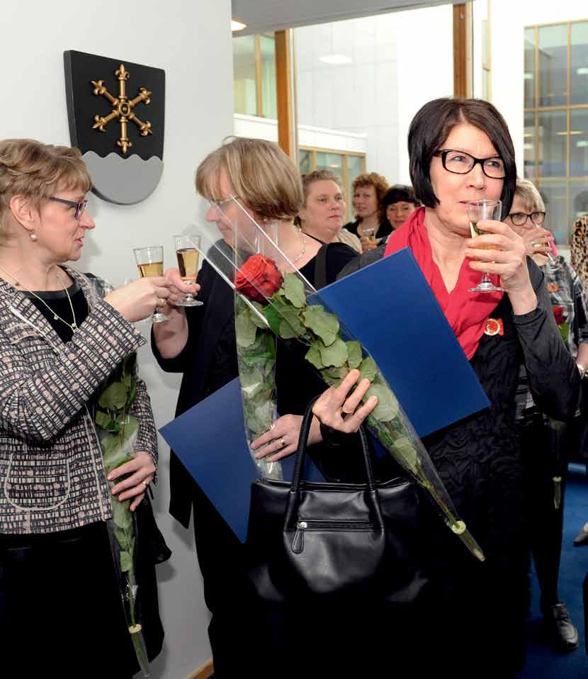 Kimara Kouvolan kaupungin henkilöstölehti 1 17 Ansioituneita palkittiin s.4 Etätyö käyttöön huhtikuussa s. 14 Apukäsiä kuntouttavasta työtoiminnasta s.