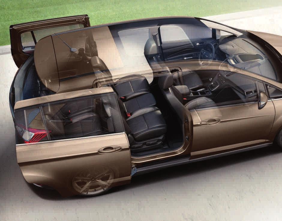 7-paikkainen Grand C-MAX. Tilaa kasvaa. Ford Grand C-MAXin liukuovet takana ja innovatiiviset ominaisuudet helpottavat perheelämää.