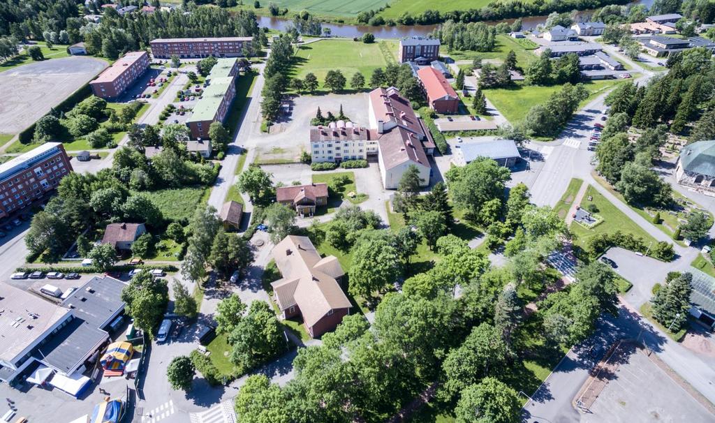 Sivu 3 / 10 Vanhan alakoulun alueella sijaitsee v. 1952 valmistunut ja 1991 laajennettu, nyt käytöstä poistunut ja purkamisluvan poikkeusluvalla saanut vanha alakoulu.