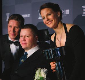 Urheiluilmiö Koripallomaajoukkue ue koko kansan suosikiksi ja tulokas Lauri Markkanen fanien keulakuvaksi EM-kilpailujen Suomen alkulohkossa.