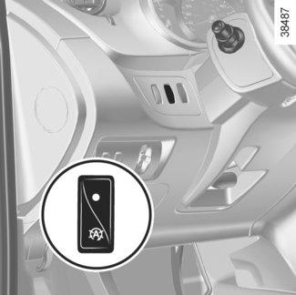 STOP AND START -TOIMINTO (3/3) Järjestelmä kytkeytyy automaattisesti takaisin päälle aina, kun auto käynnistetään (katso luvun 2 kappale Moottorin käynnistys, pysäytys ).