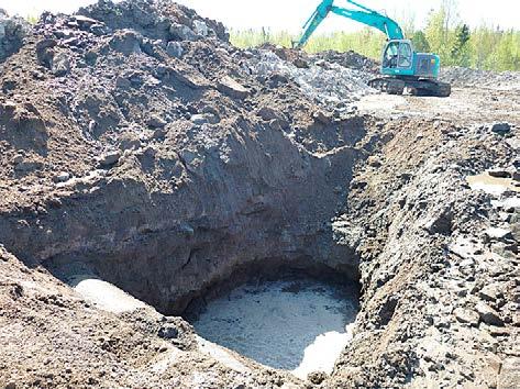 Kuva 3. Pohjavettä suotautuneena koekuoppaan.