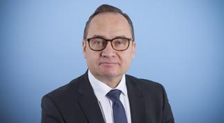 TOIMITUSJOHTAJAN KATSAUS Tämä on erittäin merkittävää, kun huomioidaan, että hinnoittelupäätös tehdään tilanteessa, jossa emme vielä tiedä esimerkiksi työehtosopimusneuvotteluiden tulosta tai
