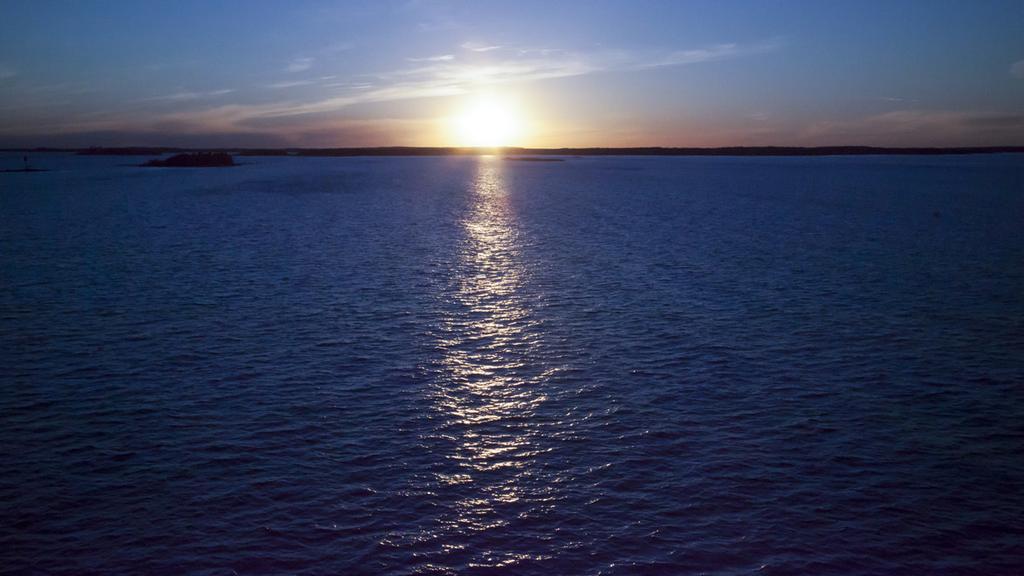 Onnettomuus yhdisti finnpilotilaiset Kahden työntekijän hengen vaatinut luotsiveneonnettomuus oli finnpilotilaisille järkytys, josta toipuminen kestää kauan.