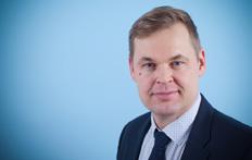 1970, diplomi-insinööri, merikapteeni Johtoryhmässä vuodesta 2017 Finnpilot Pilotage Oy, luotsausjohtaja 2017- Liikenteen turvallisuusvirasto Trafi, osastopäällikkö, johtaja 2010-2017