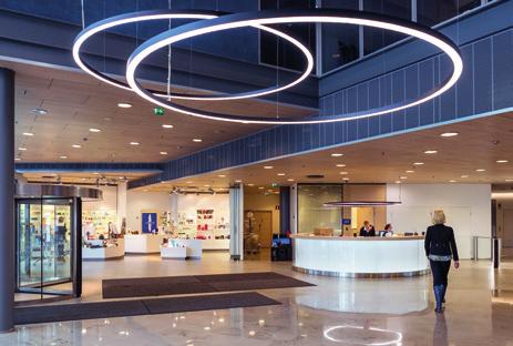 VANTAA HOTT RAVINTOLA Lentokentän kupeessa sijaitseva uusi toimitalo, jossa on nykyaikaiset kokous tilat 8 100 henkilölle.