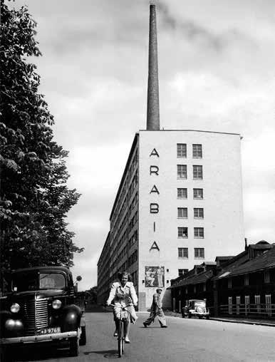 TOISESTA MAAILMANSODASTA HUOLIMATTA ARABIA SAI LUVAN LAAJENTAA TEHDASTILOJAAN VUONNA 1941.