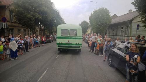 Haapsalu Haapsalussa oli käynnissä 14. nostalgiapäivät. Majoituimme vanhassa kaupungissa, lähellä Piispanlinnaa.