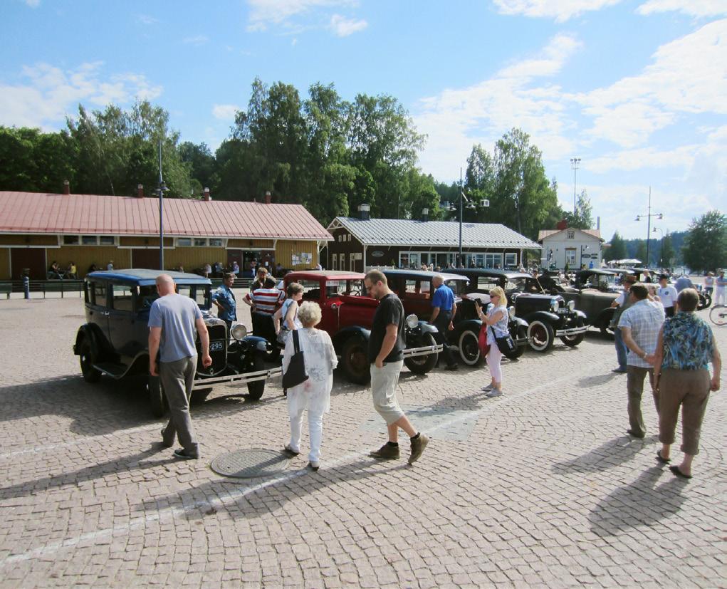 vanhan ajan tekniikkaan ja haastatella kärryjen omistajia. Päivän päätteeksi totesimme, että olipa onnistunut tapahtuma.