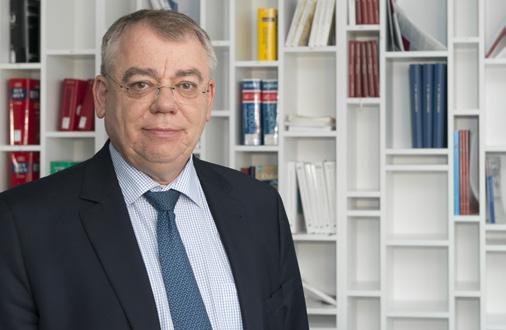 Presidentin esipuhe 03 Tänä vuonna julkaisemme vuosikertomuksen juuri, kun käynnissä on keskustelu seuraavasta Euroopan unionin monivuotisesta rahoituskehyksestä (MRK), joka kattaa vuodet 2021 2027.