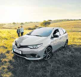 Taivalkosken Sanomat Torstai 13.9.2018 Nro 37 Sivu 2 Tervetuloa tutustumaan runsaaseen vaihtoautovalikoimaan TOYOTA ESITTELYAUTOT Myynnissä runsaasti esittelyautoja. Tule ja kysy myyjiltämme!