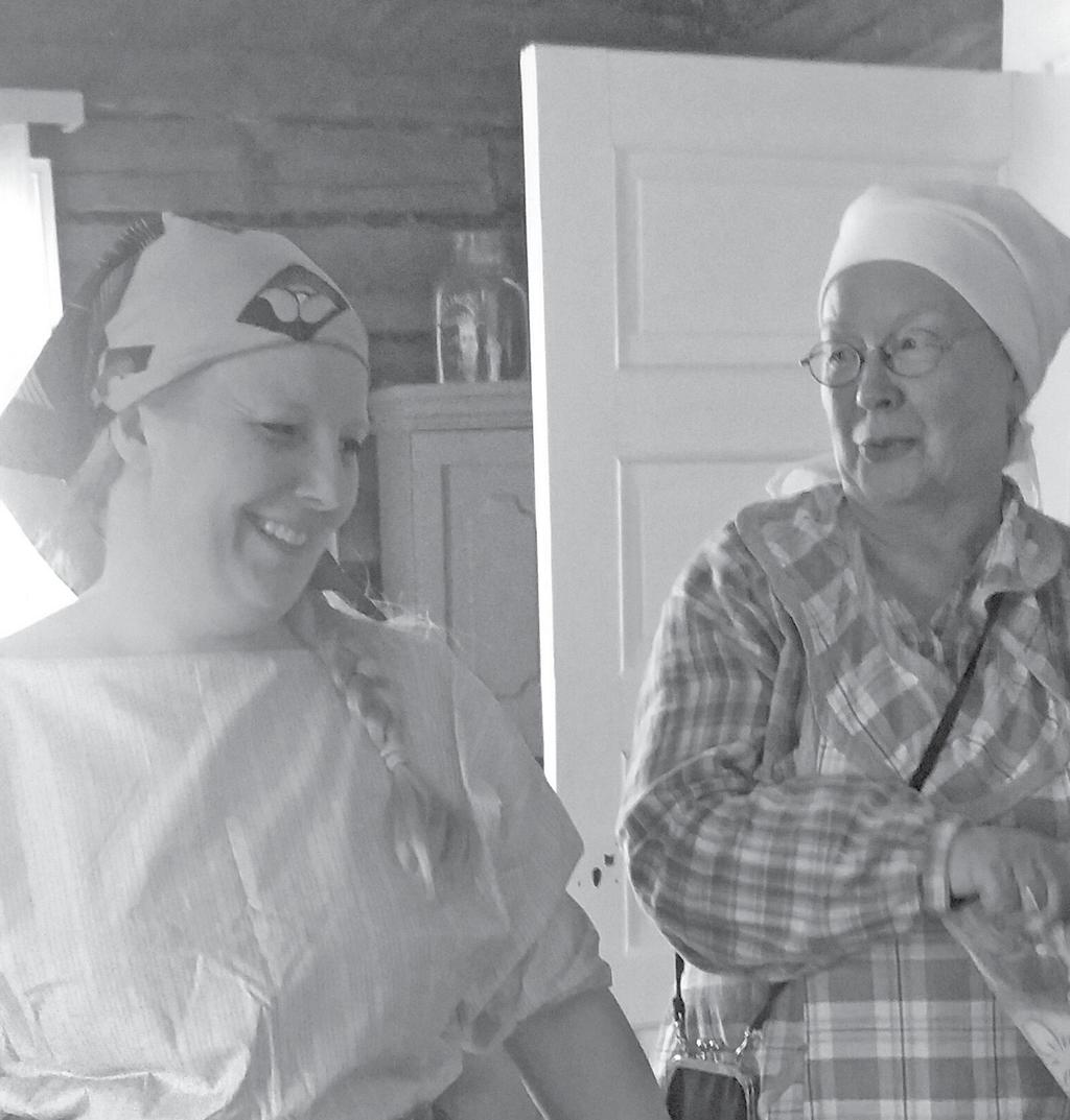 Ja tuossa tuokiossa Henkilö V ja Harakka Vinsentti muodostavat erinomaisen yhdistelmän ryhtyessään asettelemaan kesäisiä toimitettaviaan tärkeysjärjestykseen. Kesto 1 tunti, sis. väliajan 20 min.